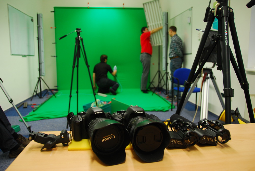 Studio preparations: greenscreen, equipment, lights...