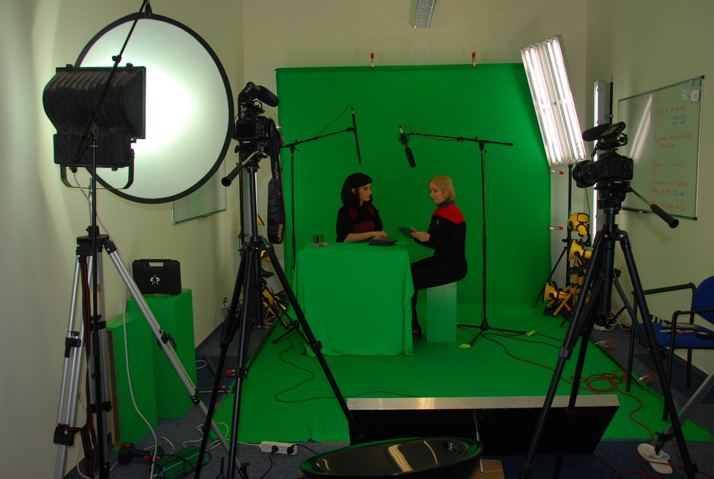 Rozmístění kamer a nasvětlení při natáčení na greenscreenu.